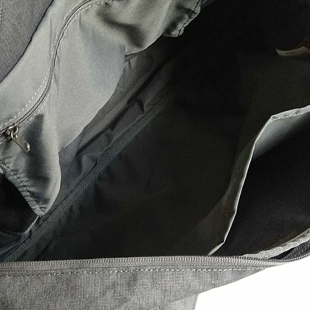 Nike Duffle Bag - Picture 6 of 7